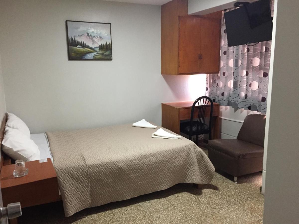 Hotel Plazza Chiclayo Bagian luar foto