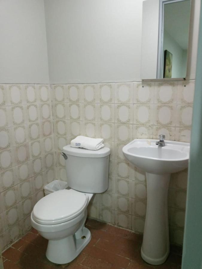 Hotel Plazza Chiclayo Bagian luar foto