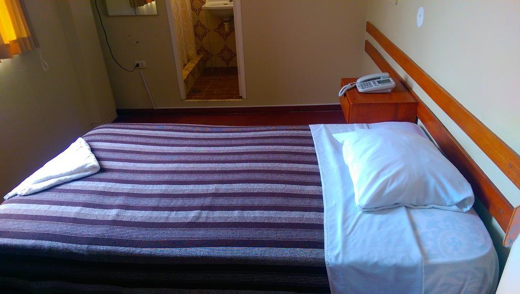 Hotel Plazza Chiclayo Ruang foto